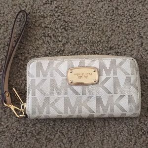 MK Wallet and Leather cleaner